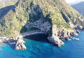 徳浜の断崖イメージ