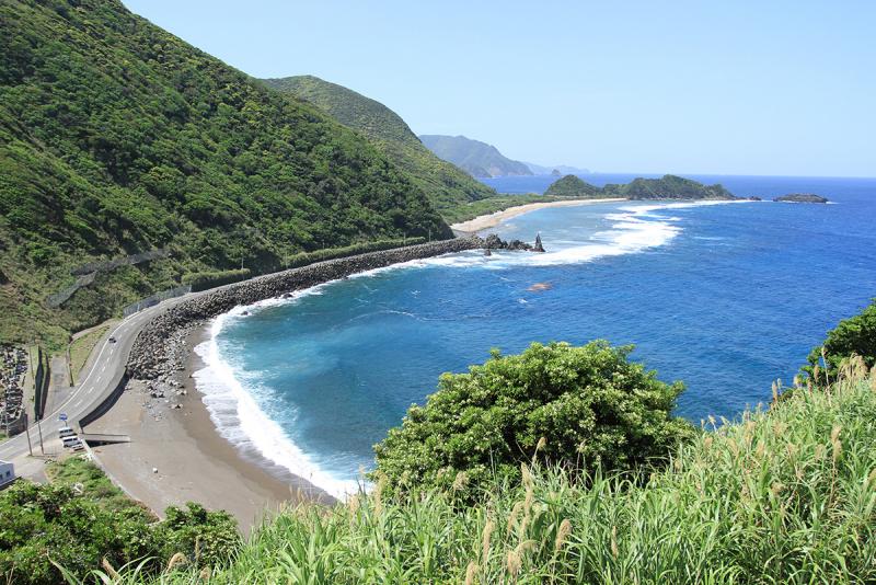 戸円ふれあいパークからヒエン浜が見渡せる