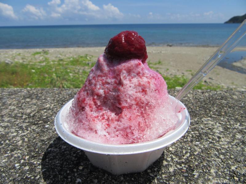 夏季限定すももかき氷